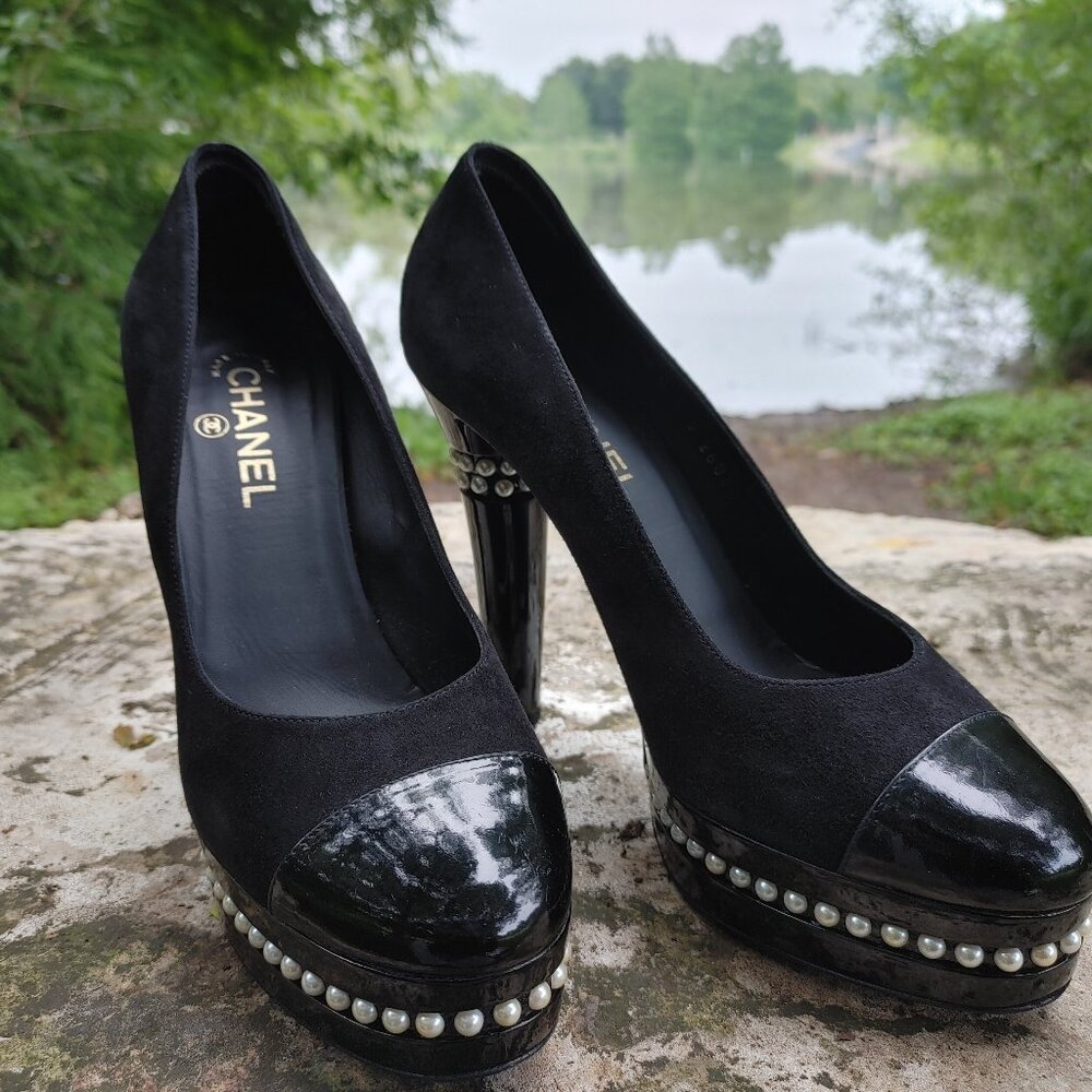 Chanel Black Pearl Escarpins Suede Pumps
